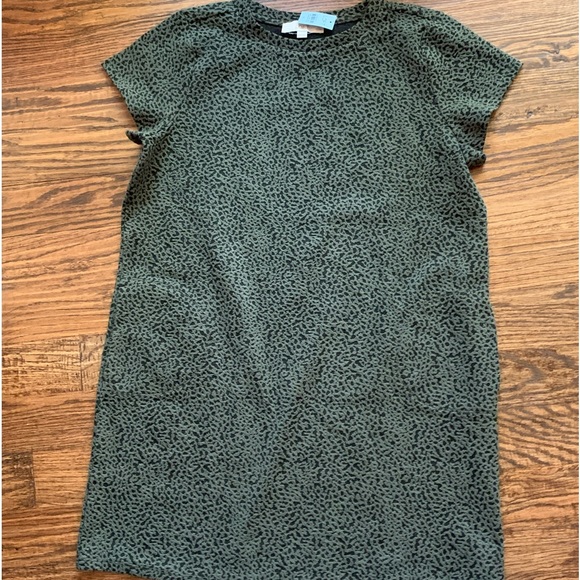 LOFT Dresses & Skirts - HOST PICK! Fun petite shift dress by Loft-New with tag! (Has pockets)
